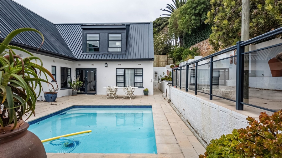 7 Bedroom Property for Sale in Fish Hoek Western Cape